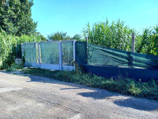 terreno edificabile in vendita a Roma in zona Longarina