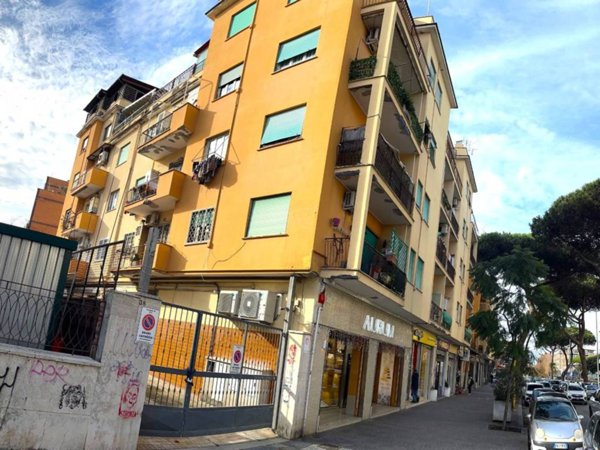 appartamento in vendita a Roma in zona Ostia