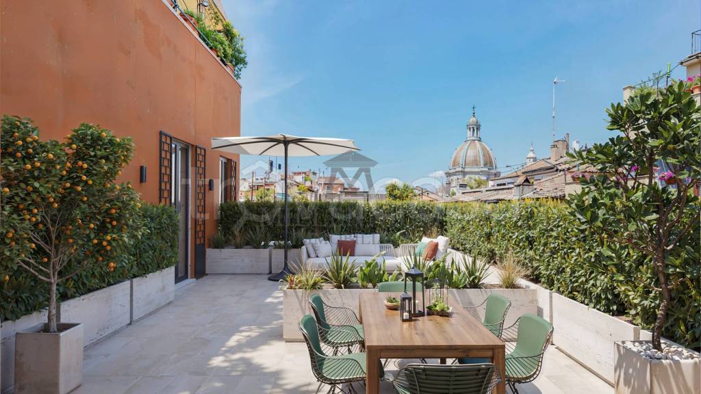 appartamento in vendita a Roma in zona Parione/Sant'Eustachio