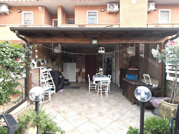 casa indipendente in vendita a Roma in zona Settecamini
