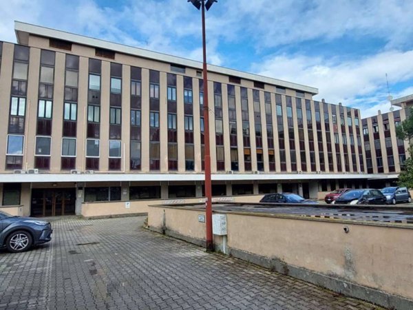 ufficio in vendita a Roma in zona Torrino
