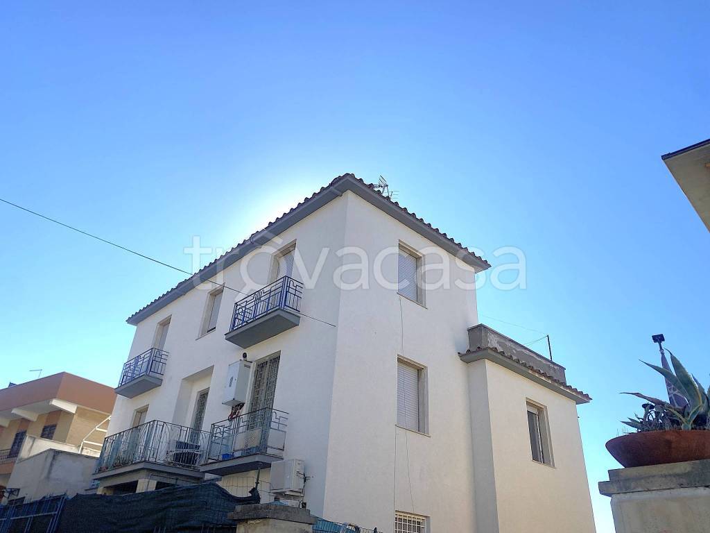 appartamento in vendita a Roma in zona Vitinia