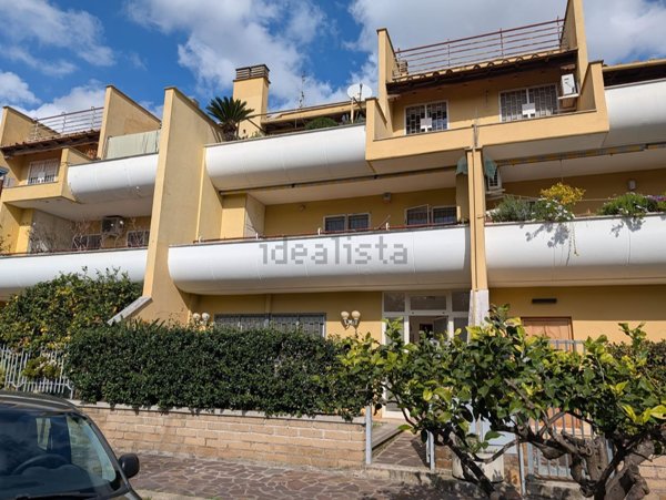 casa indipendente in vendita a Roma in zona Colle del Sole