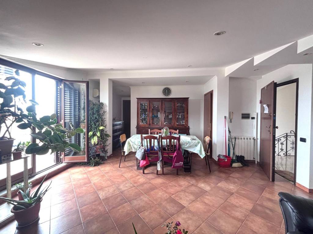 appartamento in vendita a Roma in zona Valle Muricana