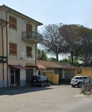 appartamento in vendita a Roma in zona Pantan Monastero