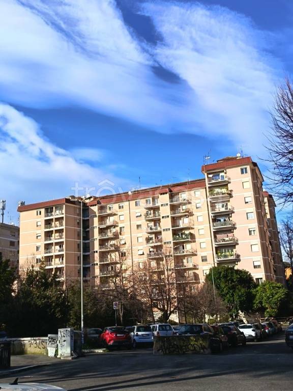 appartamento in vendita a Roma in zona Ostiense