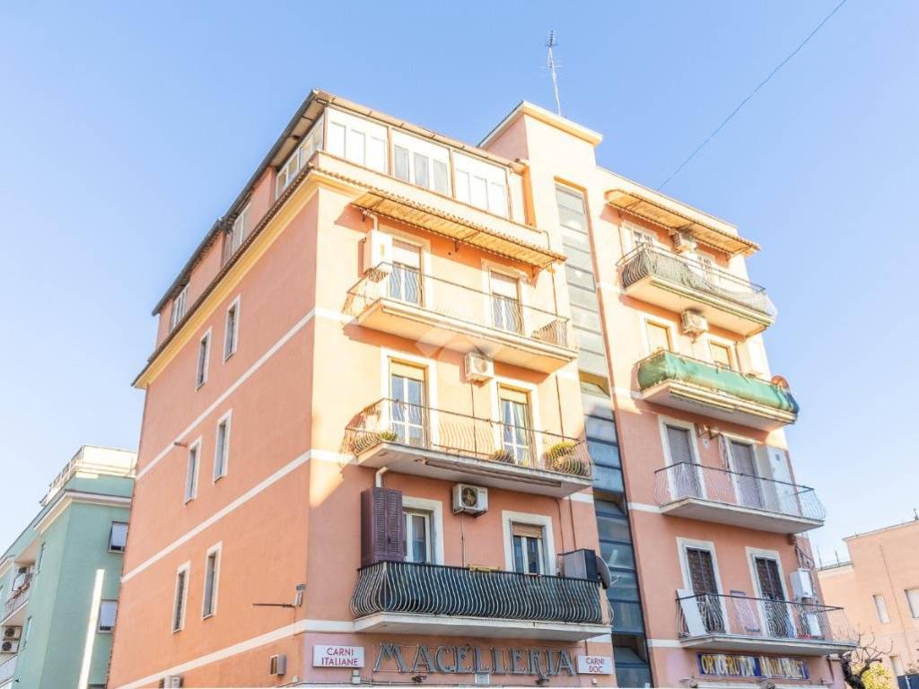 appartamento in vendita a Roma in zona Alessandrino