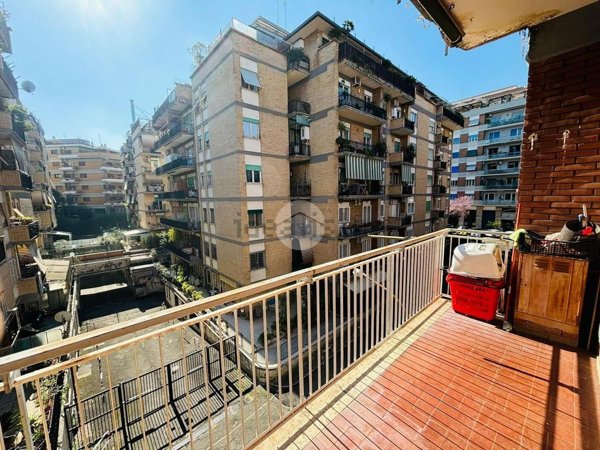 appartamento in vendita a Roma in zona Ardeatino