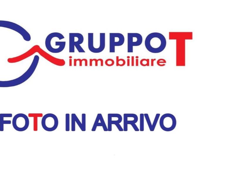 negozio in vendita a Roma in zona Tuscolano