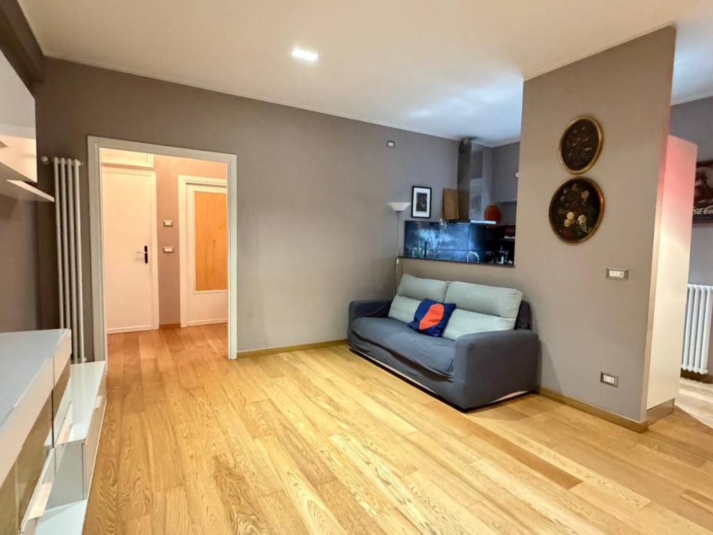 appartamento in vendita a Roma in zona Cinecittà