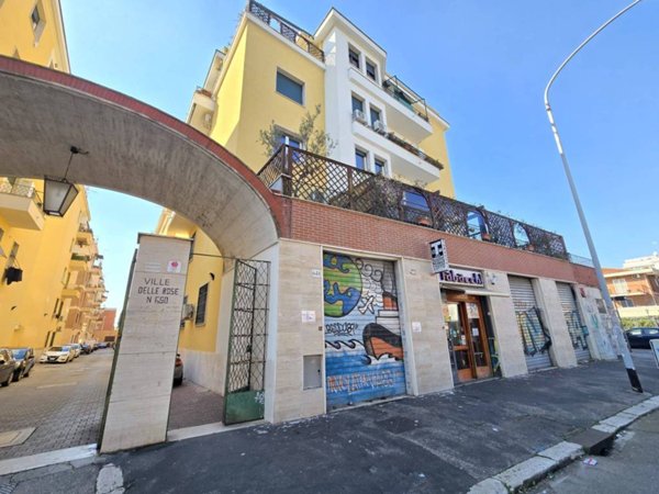 negozio in vendita a Roma in zona Appio Latino