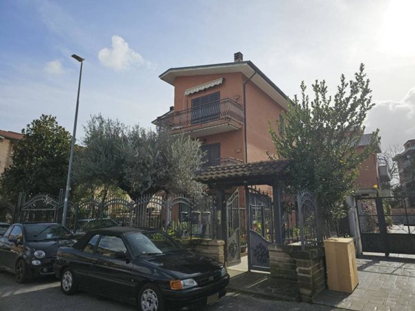 appartamento in vendita a Roma in zona Ponte Mammolo