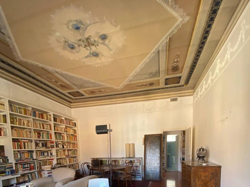 appartamento in vendita a Roma in zona Rione Regola