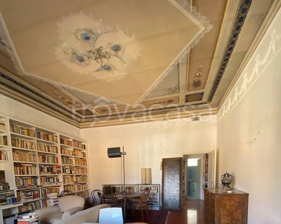 appartamento in vendita a Roma in zona Rione Regola