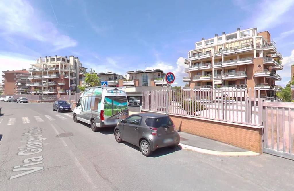 appartamento in vendita a Roma in zona Ostiense