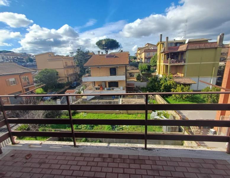 appartamento in vendita a Roma in zona Torrione Cerquetta