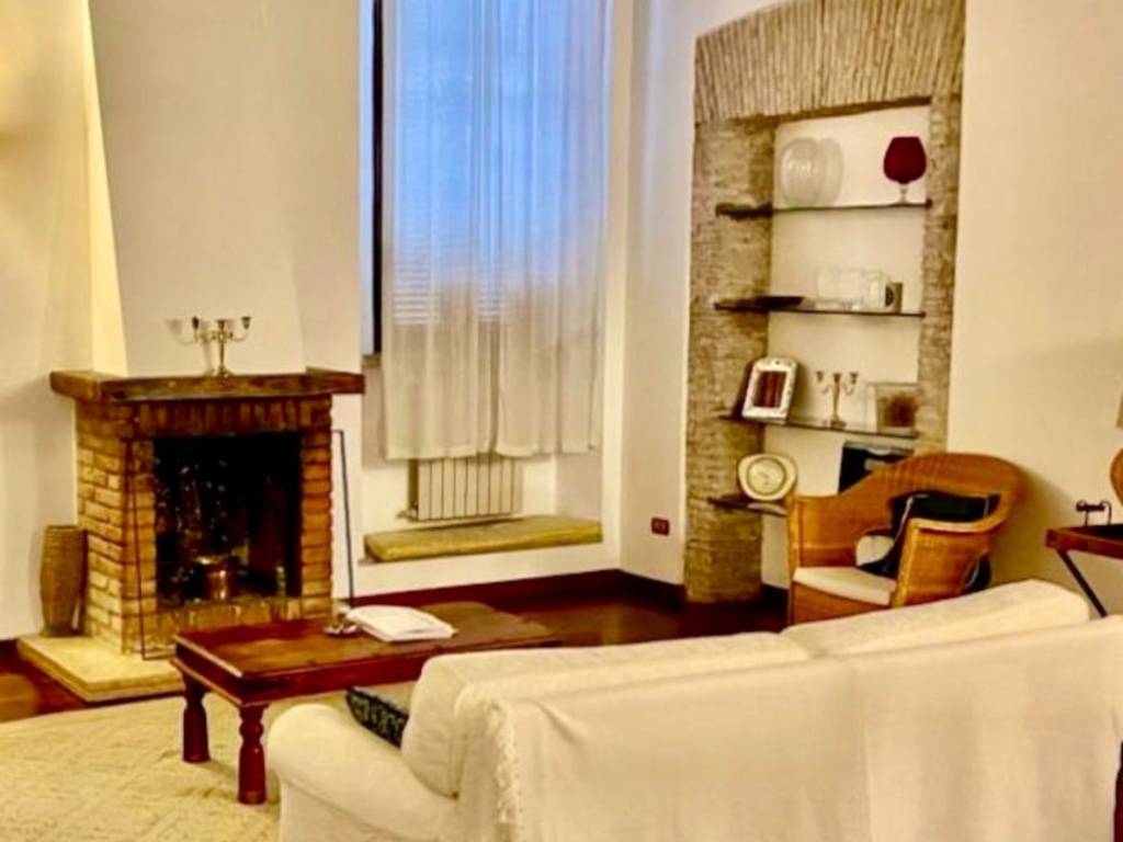 appartamento in vendita a Roma in zona Rione Borgo