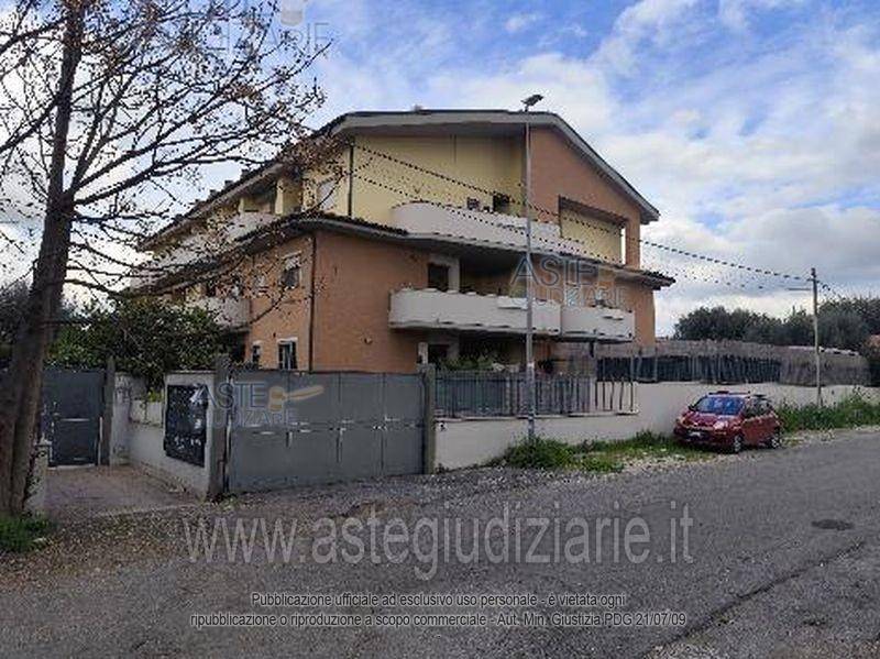 appartamento in vendita a Roma in zona Finocchio