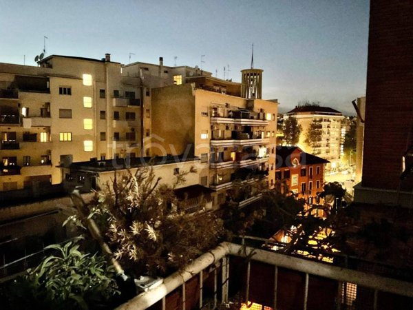 appartamento in vendita a Roma in zona Ostiense