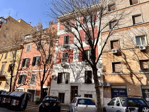 appartamento in vendita a Roma in zona Prenestino-Labicano