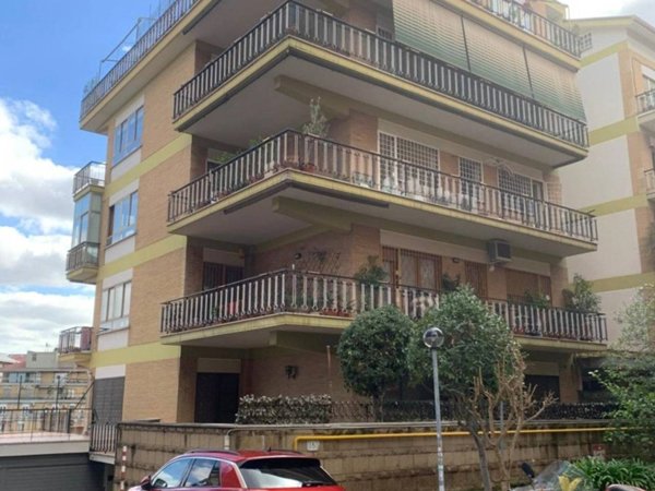 appartamento in vendita a Roma in zona Portuense