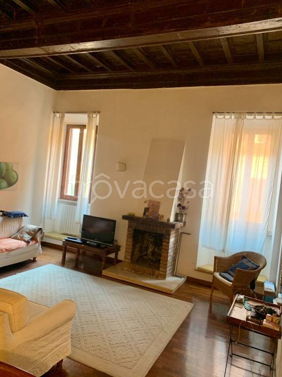 appartamento in vendita a Roma in zona Rione Borgo