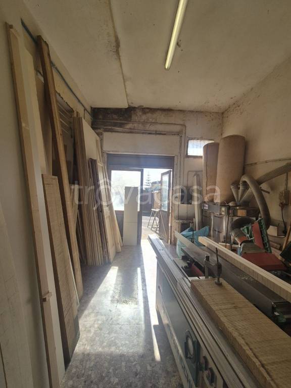 negozio in vendita a Roma in zona Dragona/Bagnoletto