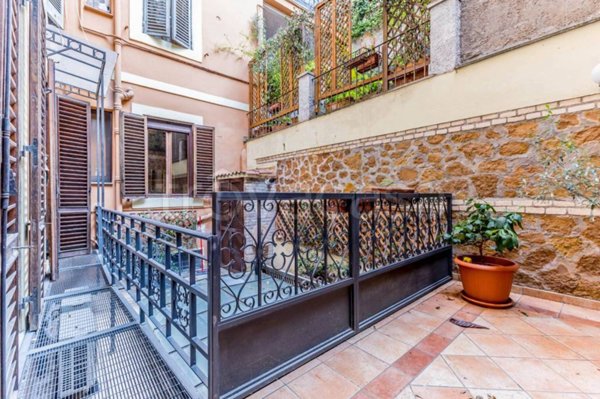appartamento in vendita a Roma in zona Rione Monti/Campitelli