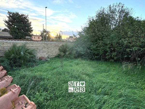 terreno agricolo in vendita a Roma in zona Lago Regillo