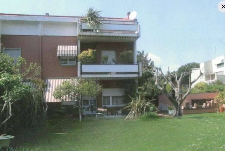 casa indipendente in vendita a Roma in zona Axa