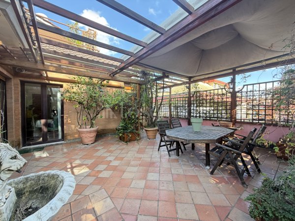 appartamento in vendita a Roma in zona Monte Sacro/Talenti