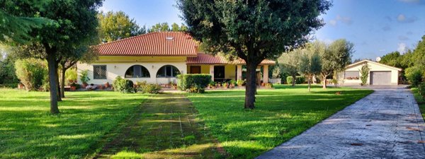 casa indipendente in vendita a Roma in zona Castel di Guido