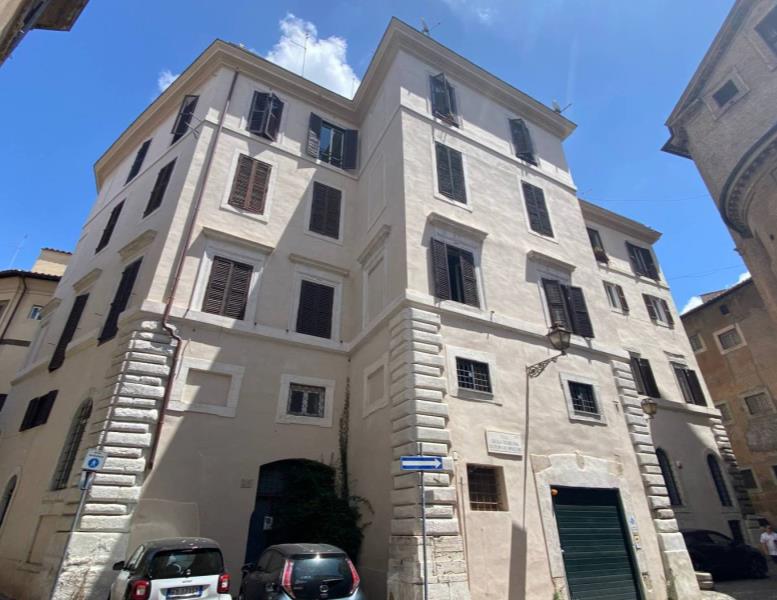 appartamento in vendita a Roma in zona Rione Monti/Campitelli