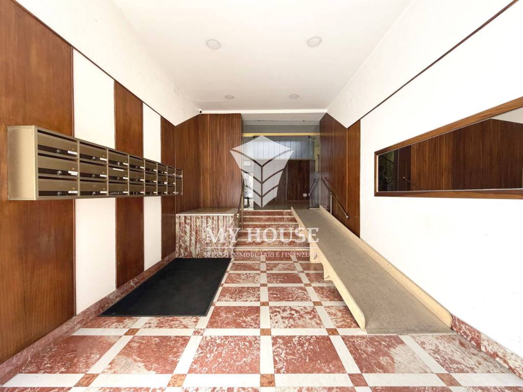 appartamento in vendita a Roma in zona Appio Claudio