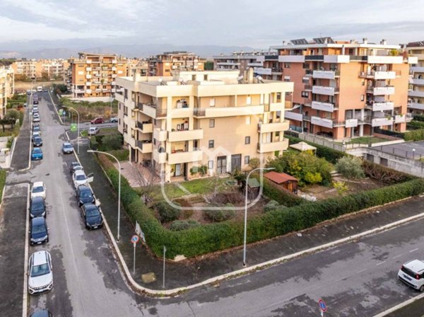 appartamento in vendita a Roma in zona Ponte di Nona