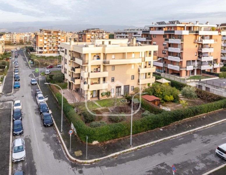 appartamento in vendita a Roma in zona Ponte di Nona