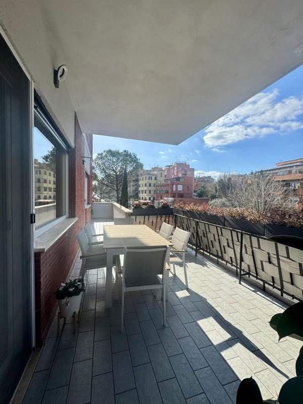 appartamento in vendita a Roma in zona Tor di Quinto