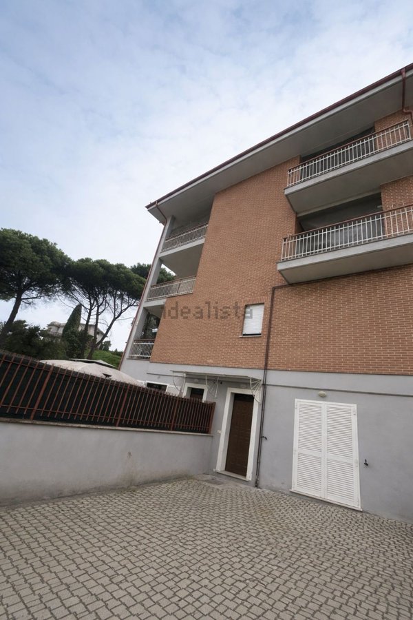 appartamento in vendita a Roma in zona Tor di Quinto