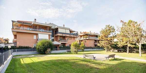 appartamento in vendita a Roma in zona Osteria del Curato