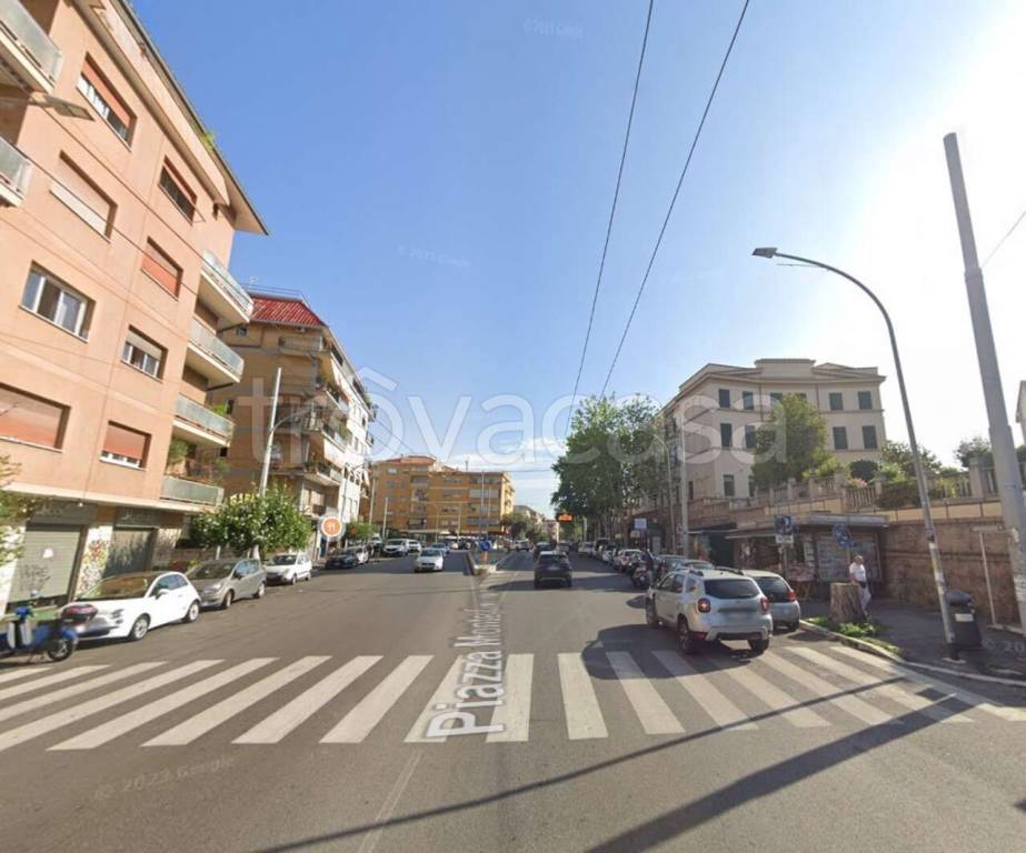 negozio in vendita a Roma in zona Monte Sacro/Talenti