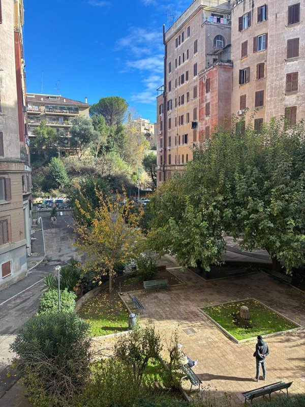 appartamento in vendita a Roma in zona Gianicolense