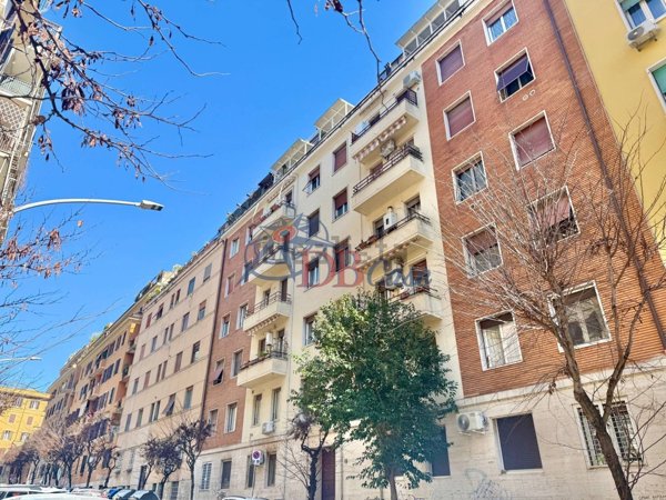 appartamento in vendita a Roma in zona Appio Latino