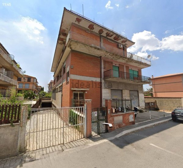 appartamento in vendita a Roma in zona Casal Morena