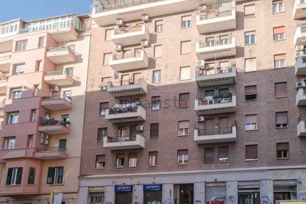 appartamento in vendita a Roma in zona Ostiense