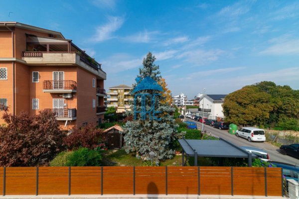 appartamento in vendita a Roma in zona Casal Morena