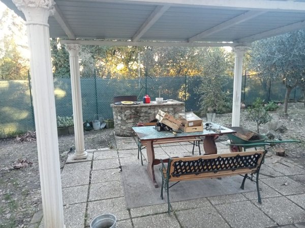 appartamento in vendita a Roma in zona Sette Bagni