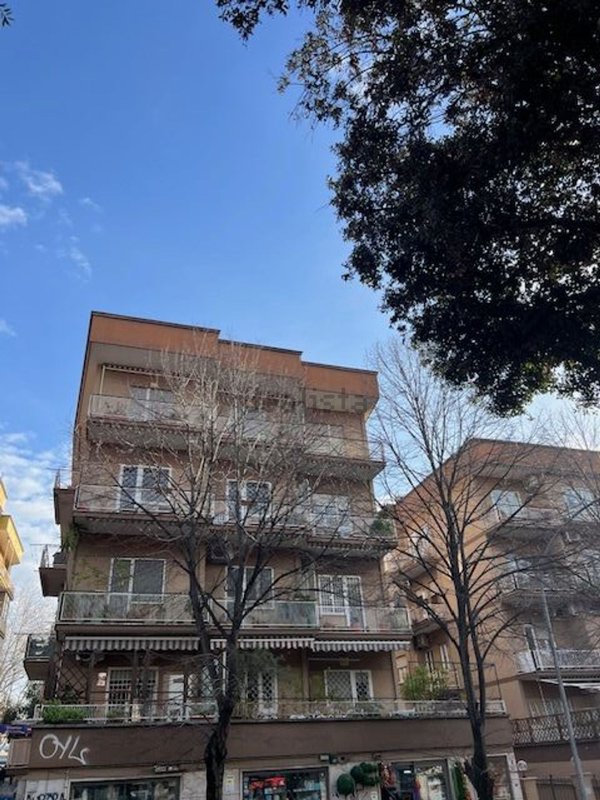 appartamento in vendita a Roma in zona Gianicolense