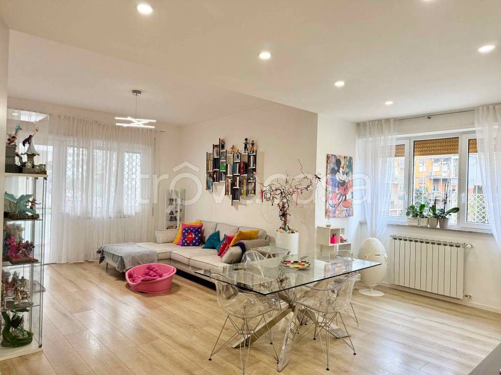 appartamento in vendita a Roma in zona Tor di Quinto