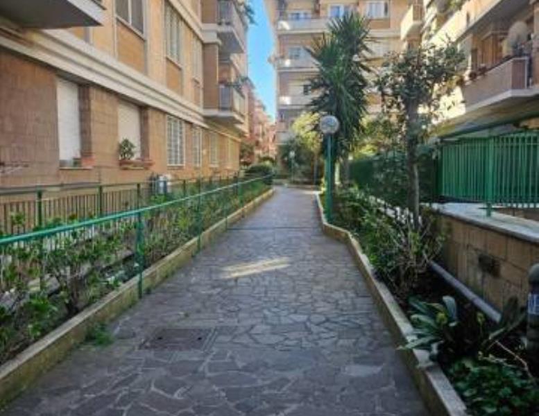 appartamento in vendita a Roma in zona Ostia