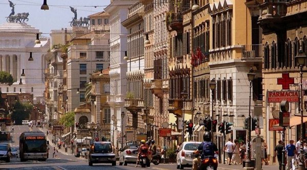 appartamento in vendita a Roma in zona Rione Monti/Campitelli